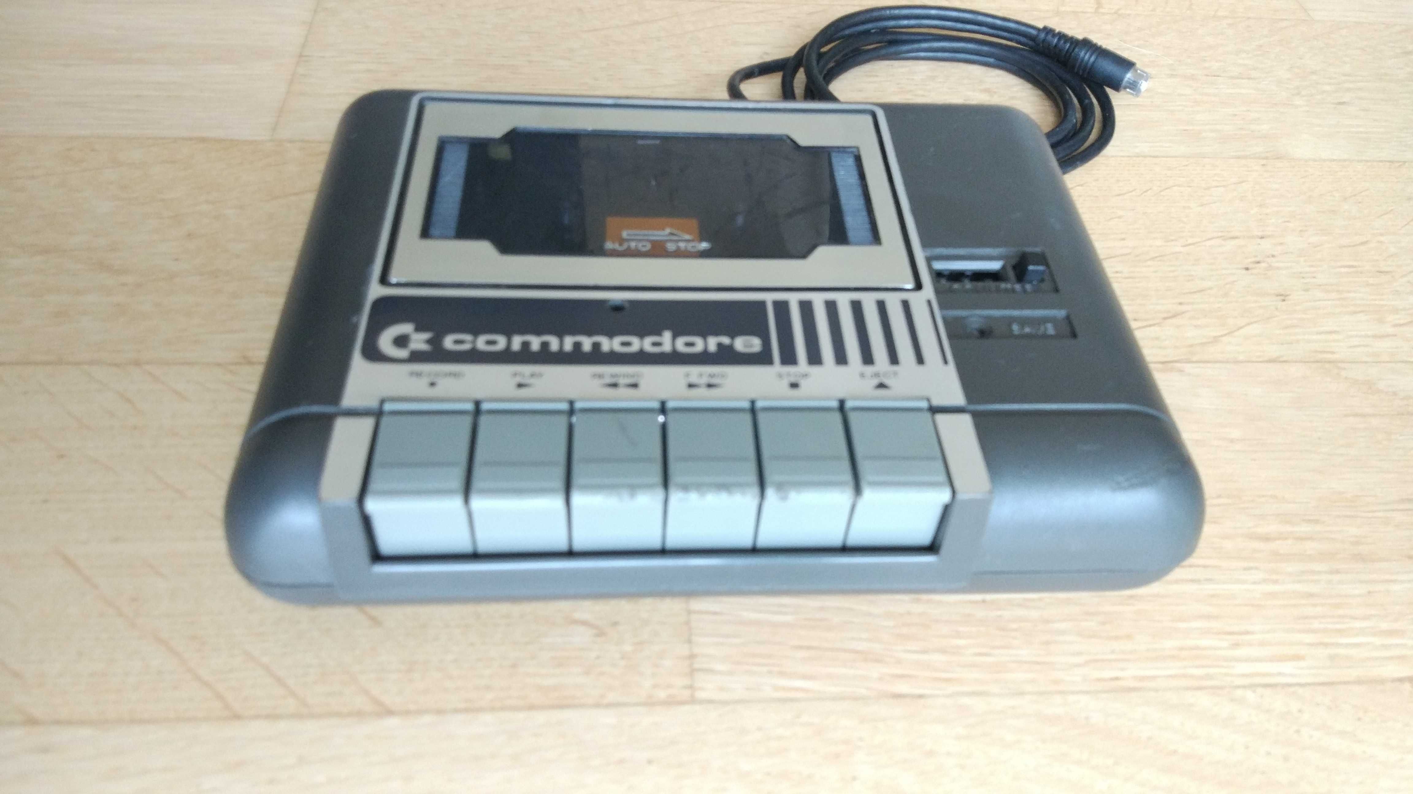 Casetofon Commodore Datassette jd4 0280293 transfer jocuri programe