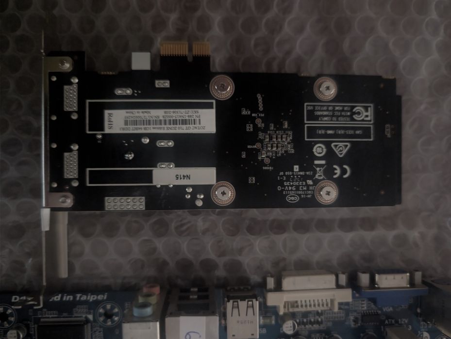 Placa de baza Gigabyte GA-A55M-S2V,2xDDR3,Socket FM1 + placa video 1gb