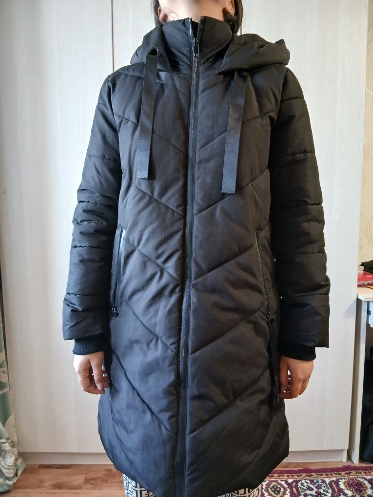 Продам женскую куртку р. S и М