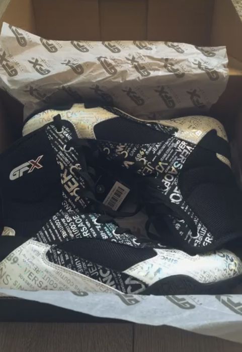 Боксерки GFX серебристый