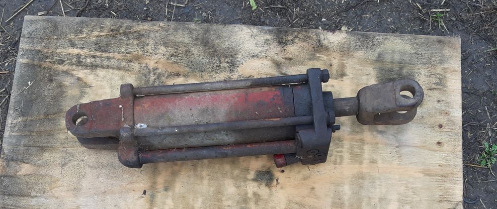 Vand 1 cilindru forta ,Tractor UTB si disc agricole.