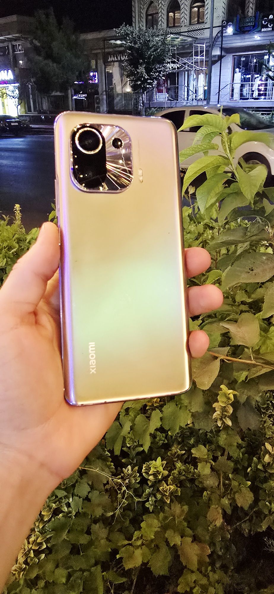 Xiaomi 11 pro 12 256gb srochna sotiladi