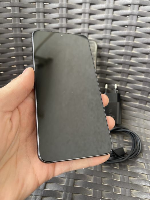 • Samsung • S22+ Plus •