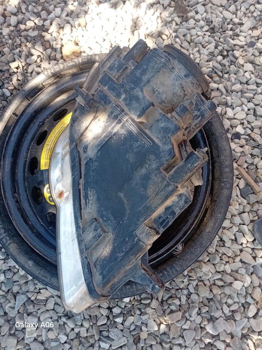 Far stanga halogen passat b6