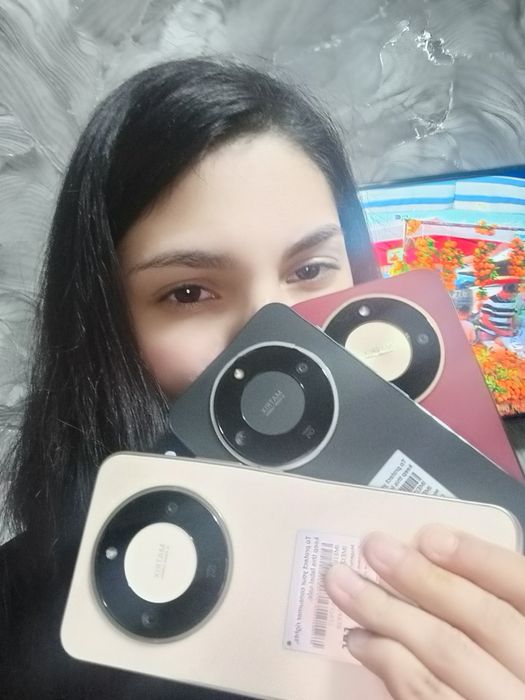 Продам два новых телефона.