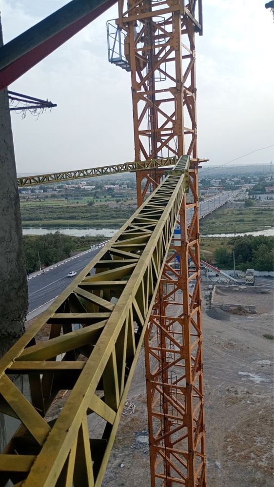 Пристежка башенного крана и рукава на заказ.