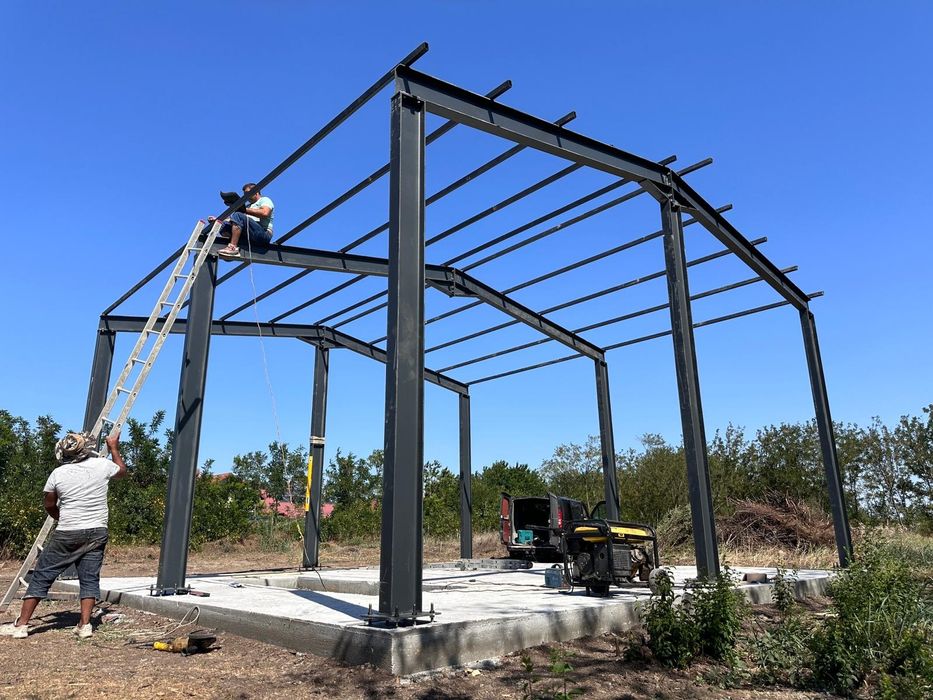 Vindem si distribuim o gama larga de hale sau structuri metalice noi n
