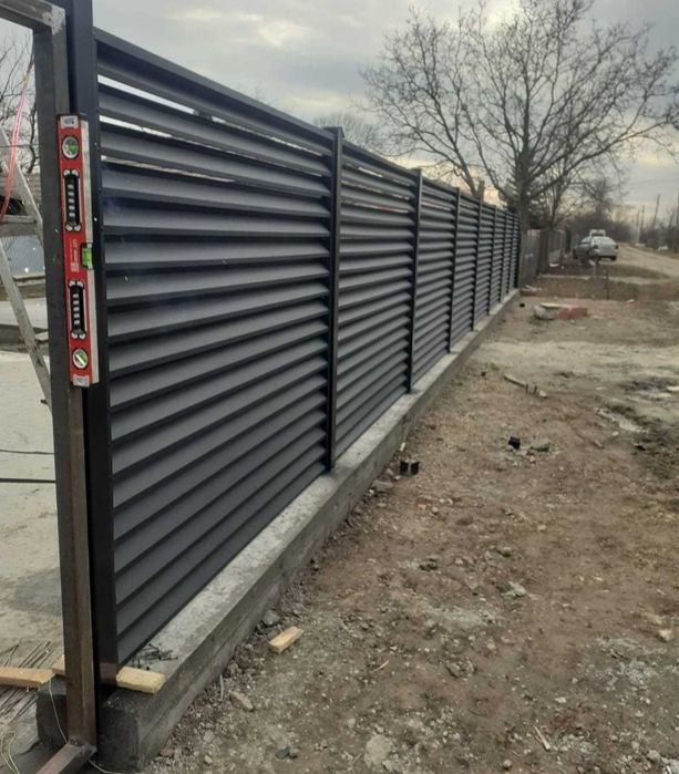 Executam garduri și porți la comanda clientului