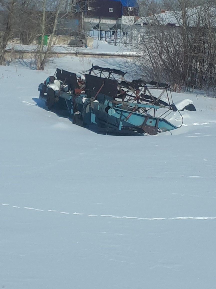 Продам срочно жатку 9м