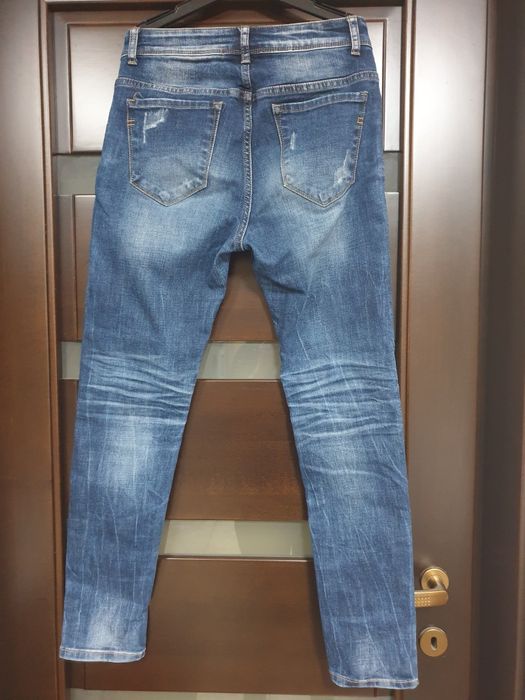 Blugi diferite mărci și modele