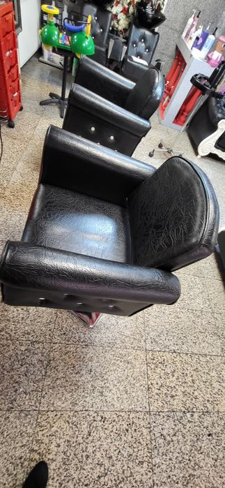 Vand scaune de frizerie si coafor