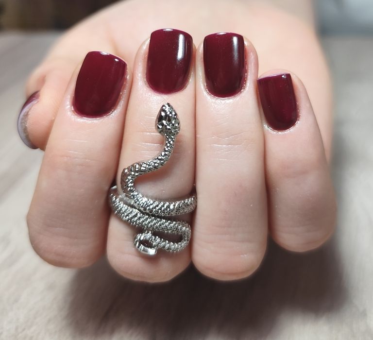 Маникюр,аппаратный педикюр у себя на дому