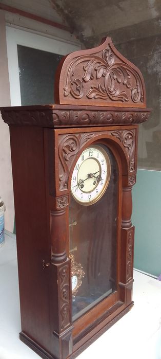 Ceas de perete cu pendul vechi