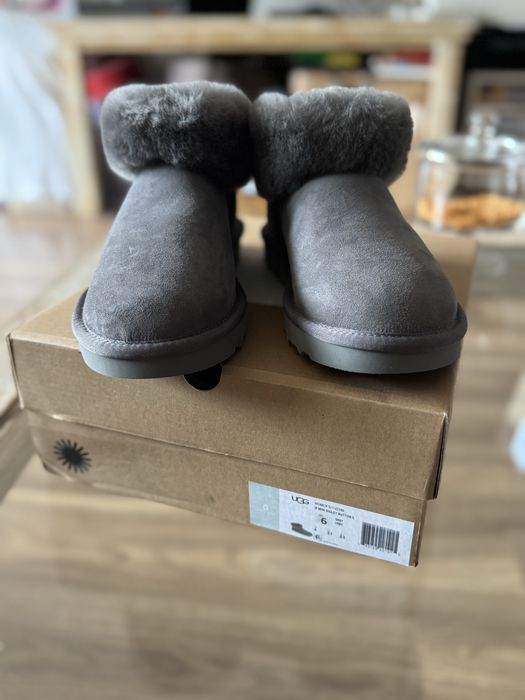 Продавам боти UGG/ 36 размер