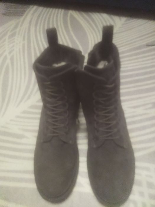 38 размер новый овес шерсть внутри мех,не скользить можно на 37