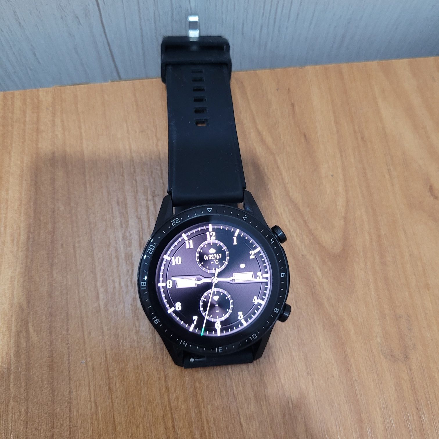 Продам смар часы huawei gt-2