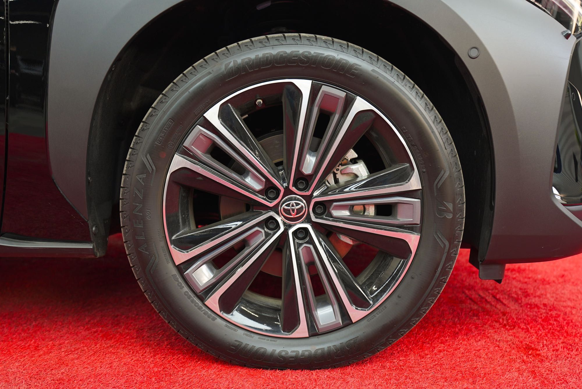 Новый Toyota BZ4X Made in Japan