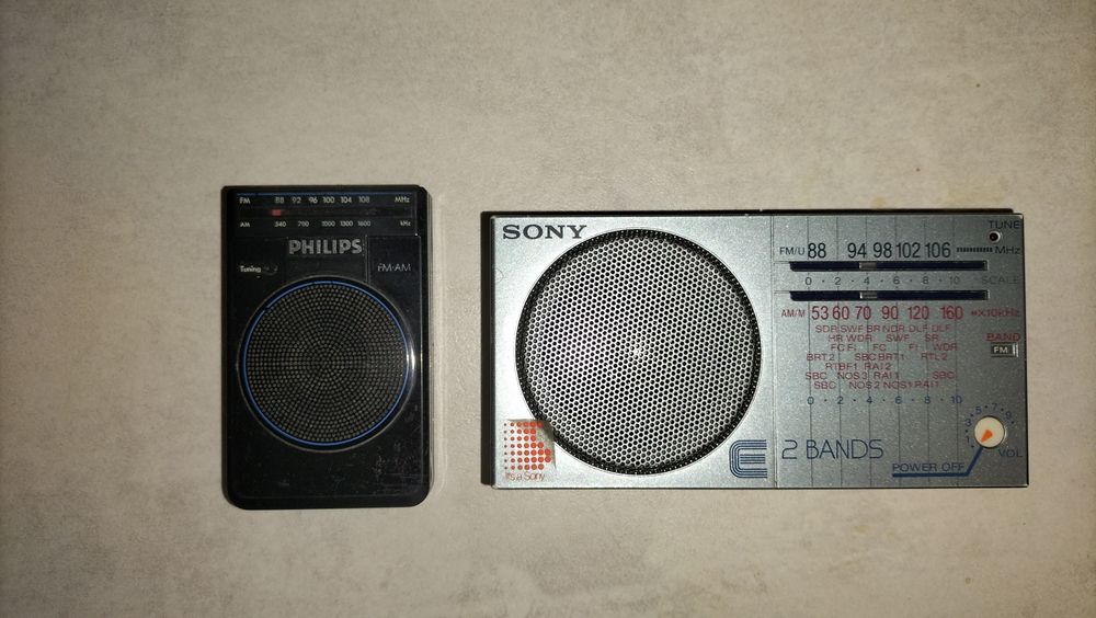 Radio vintage Sony și Philips