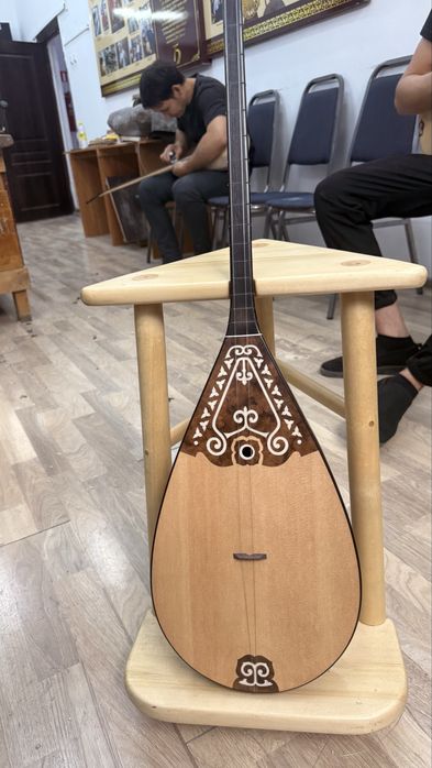 домбыра сатылады қызыл ағаш