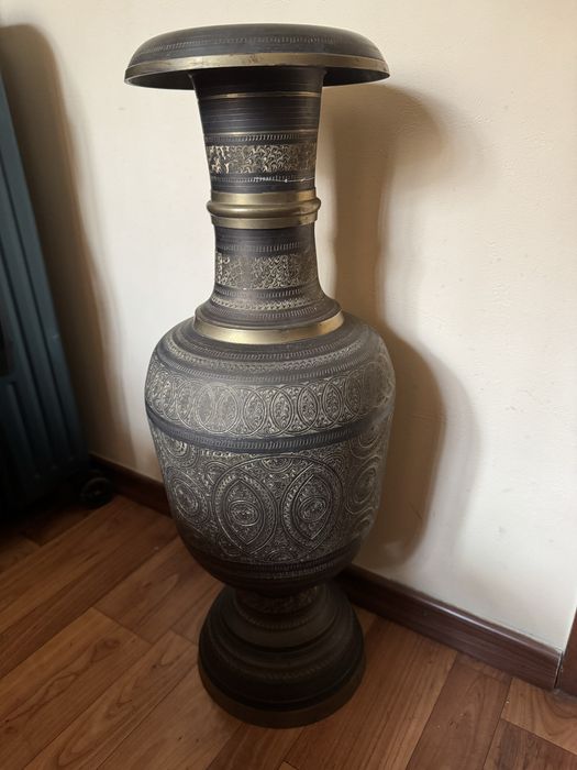 Ваза напольная,ручной орнамент