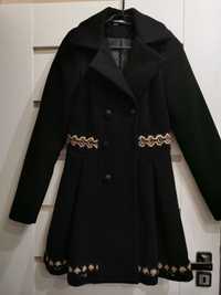 Palton negru cu model