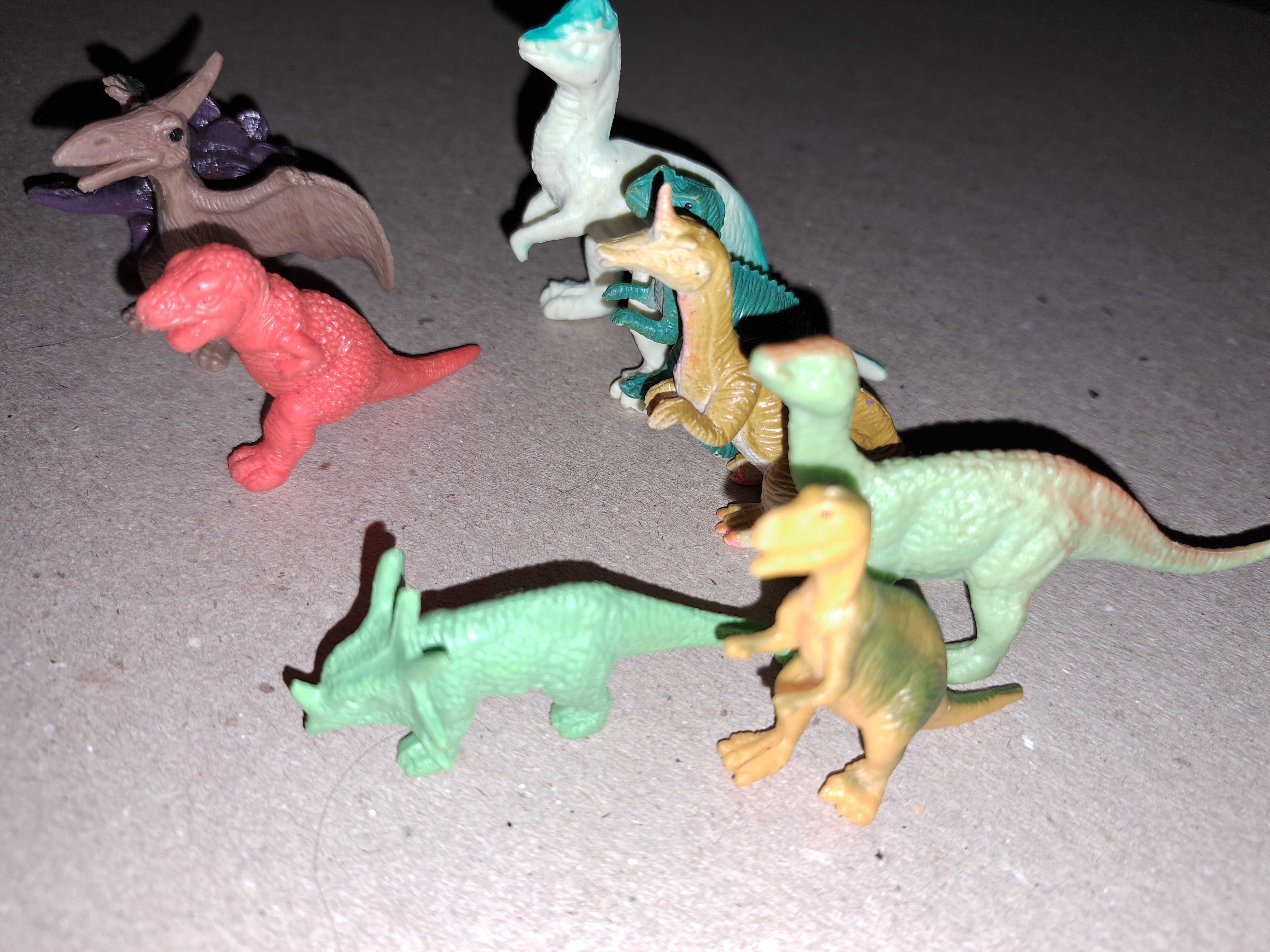 Фигурки динозаври за игра