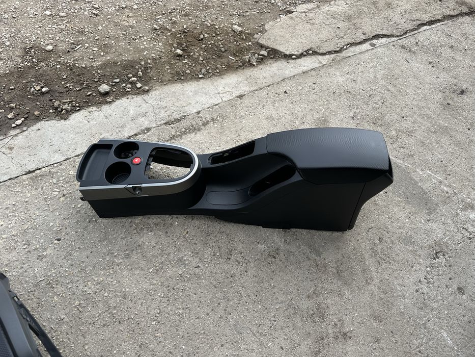 Централна конзола със подлакътник за Сеат Алтеа