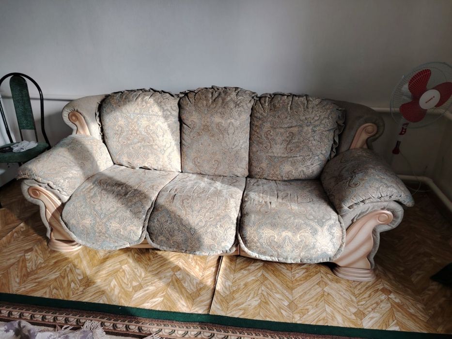 Продам диван в гостиную