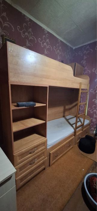 Продам кровать с матрасами