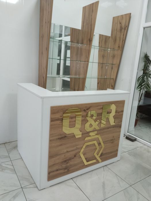 Витрина касса стул