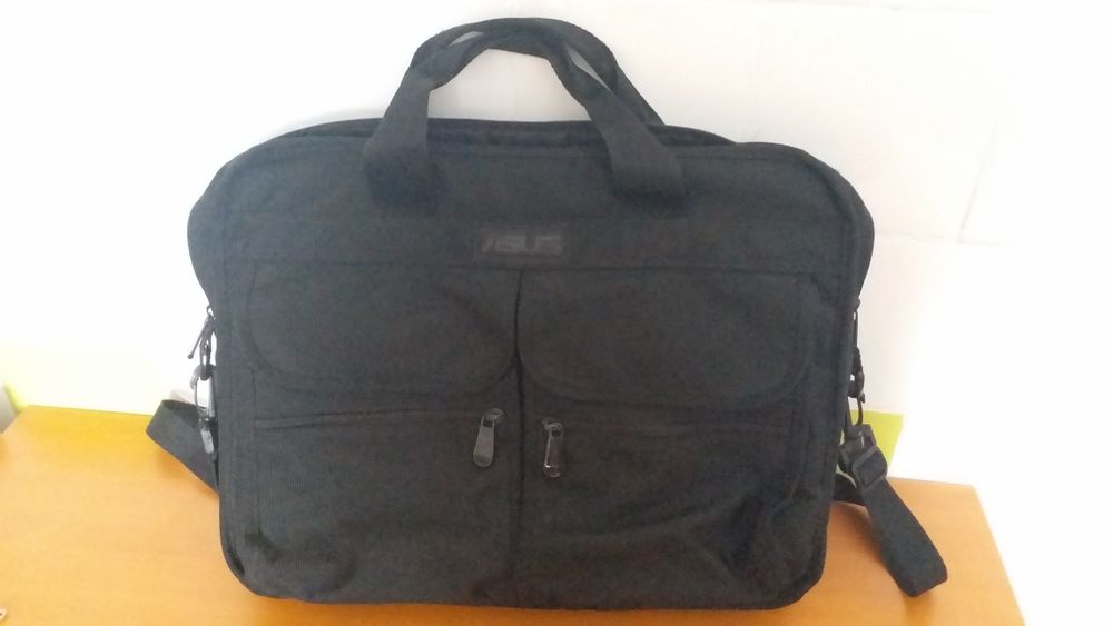 Geanta laptop ASUS originala.