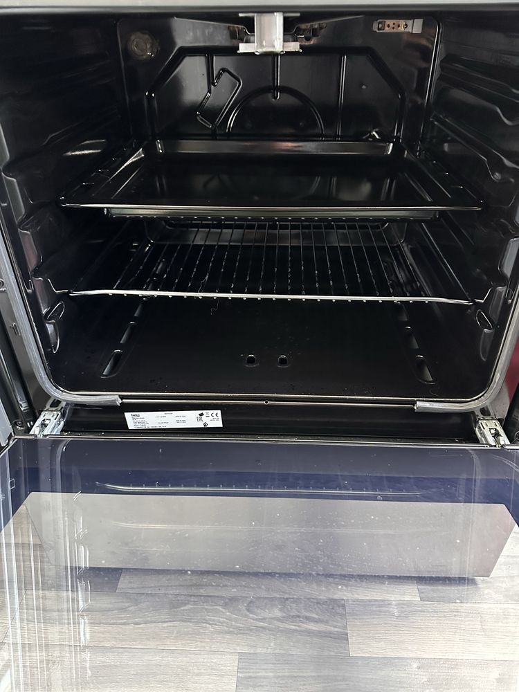 Газова готварска печка Beko FSGT62110DXO