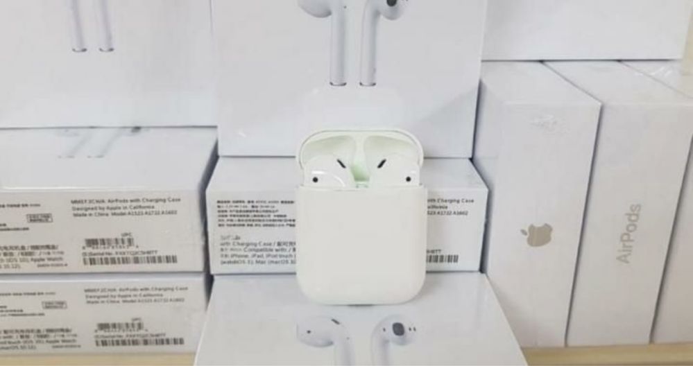 Air pods 2.2 Lux dubai version