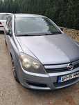 Vind opel astra h  motor 1,4 benzina anul 2004 clima functionala