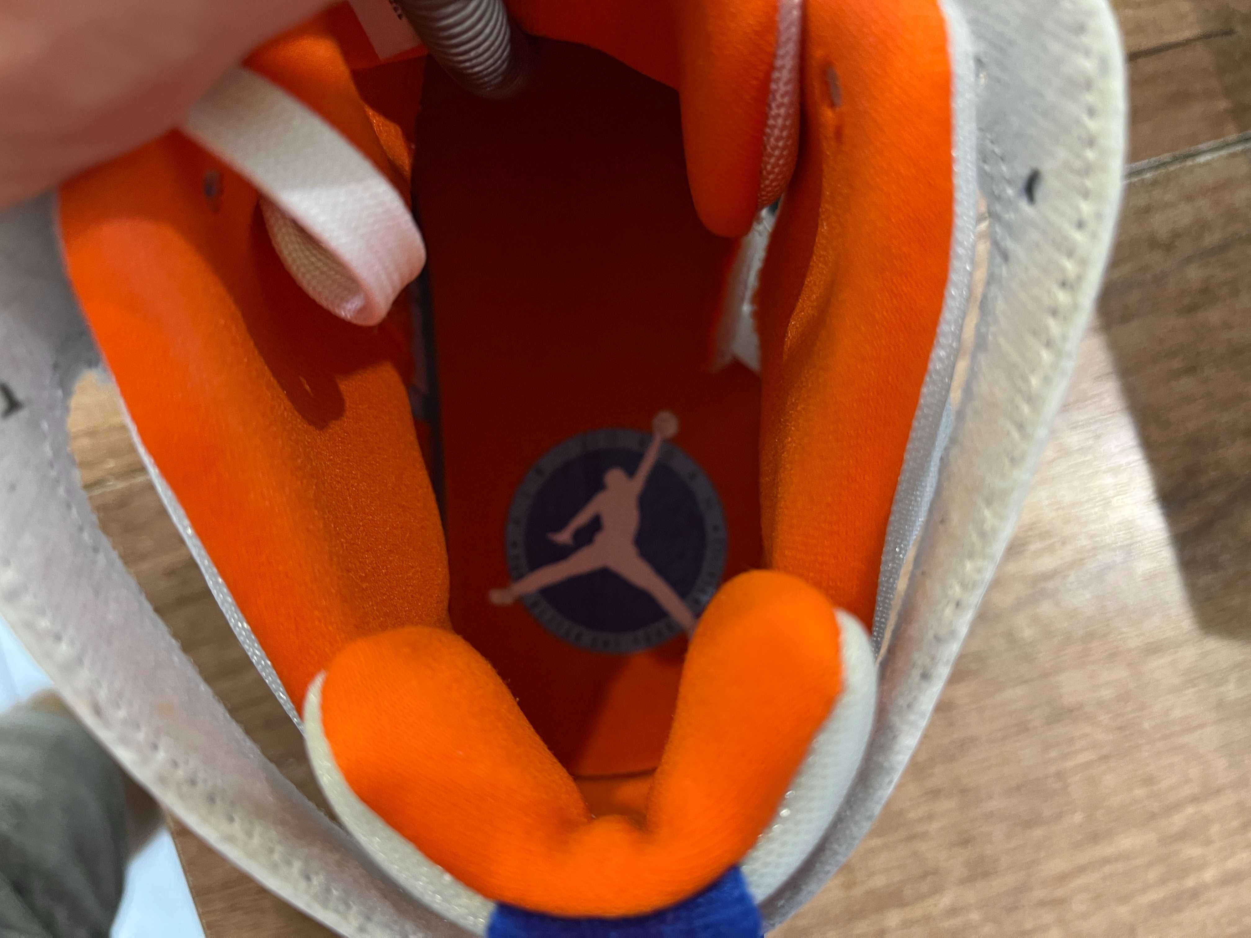 ОРИГИНАЛНИ *** Nike Air Jordan Jumpman Two Trey / Knicks White Royal