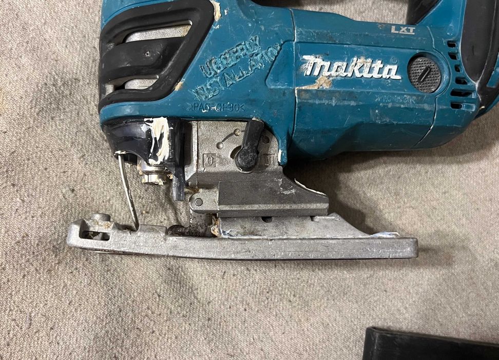 Fierăstrău vertical pendular Makita BJV180, 18V LXT, doar corp