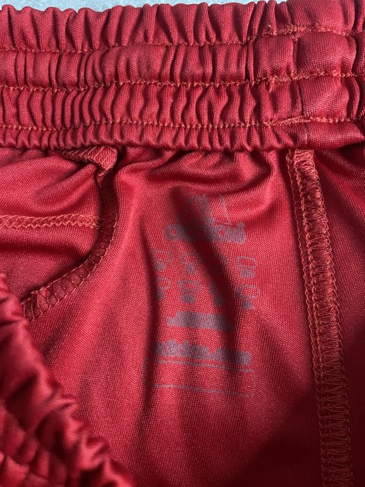 Pantaloni scurti Adidas Fire. Mariema M