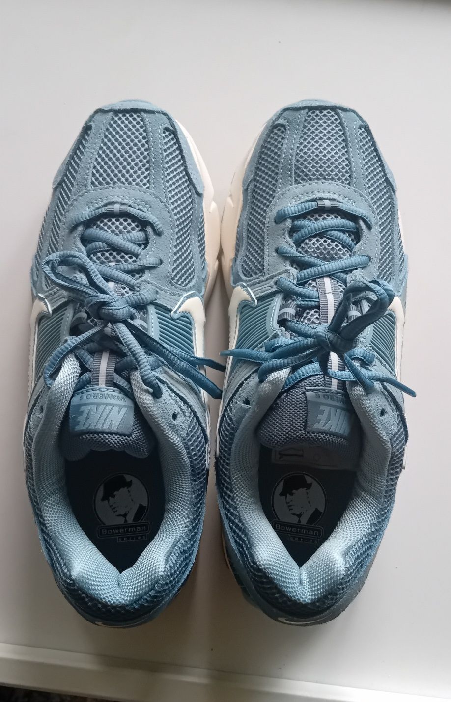 Оригинални обувки Nike Vomero 5