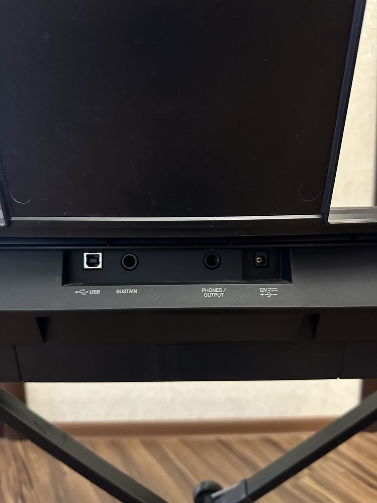 Синтезатор YAMAHA PSR E423