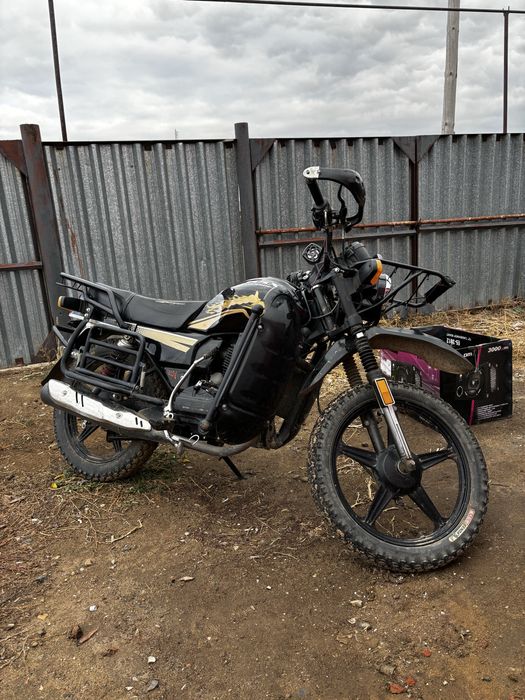 Продам мотоцикл 200кубов