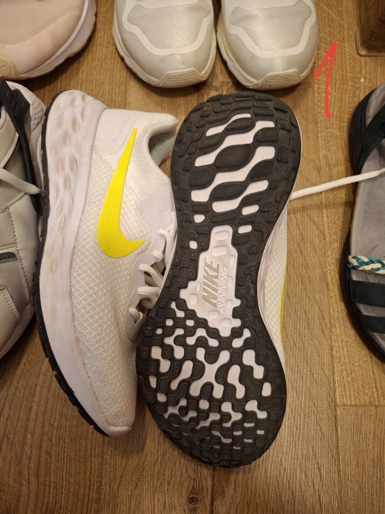 Маратонки Nike, Adidas, Skechers