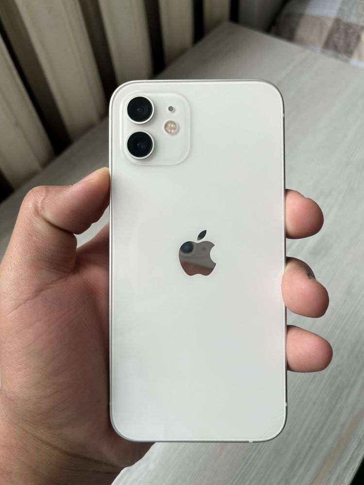 Iphone 12 Продаю память 64 gb