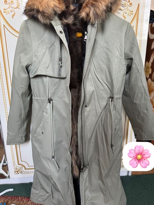 Парка почти новая