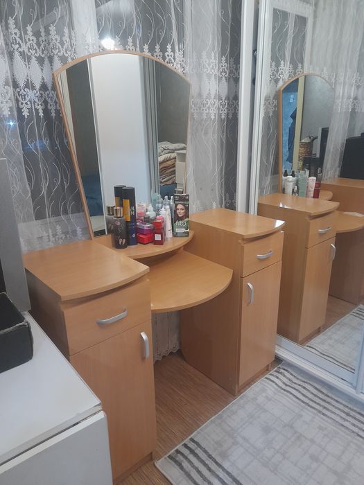 Продам туалетный столик в хорошем состоянии