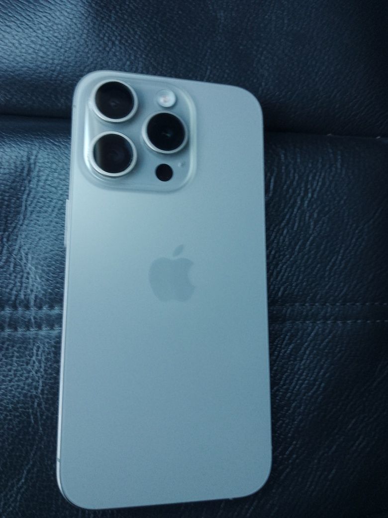 iPhone 16 pro natural titanium in garantie