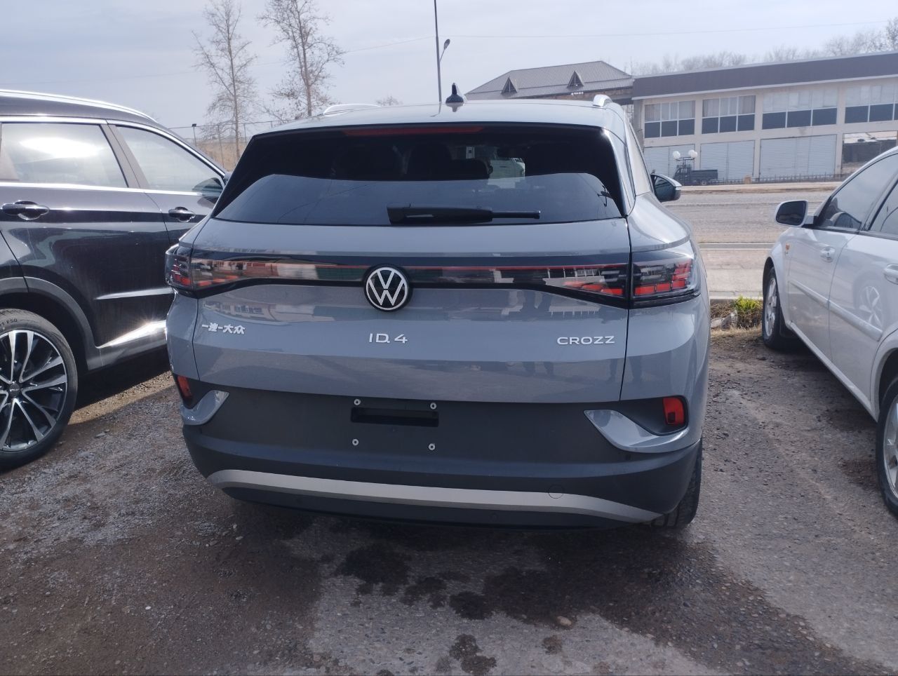 Volkswagen ID4 oxirgi pozitsiya srochna