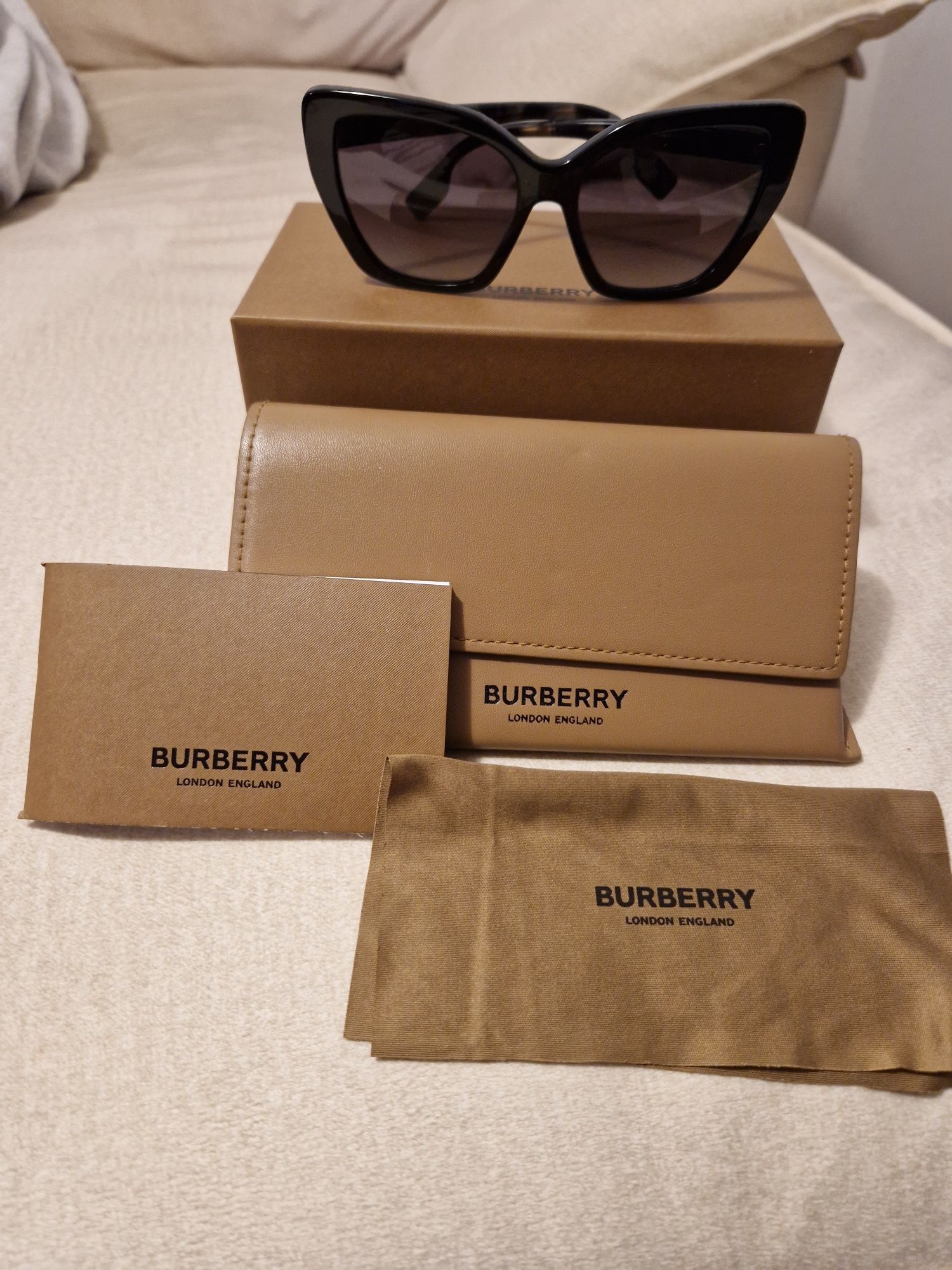 Очила на BURBERRY черни