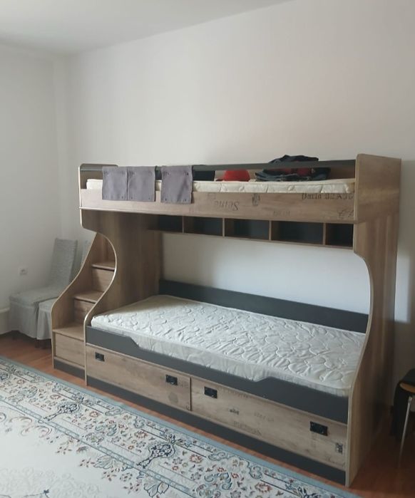 Двухярусная кровать