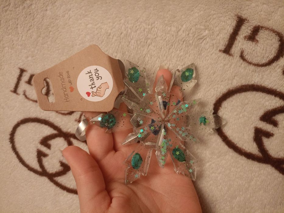 снежинка из смолы