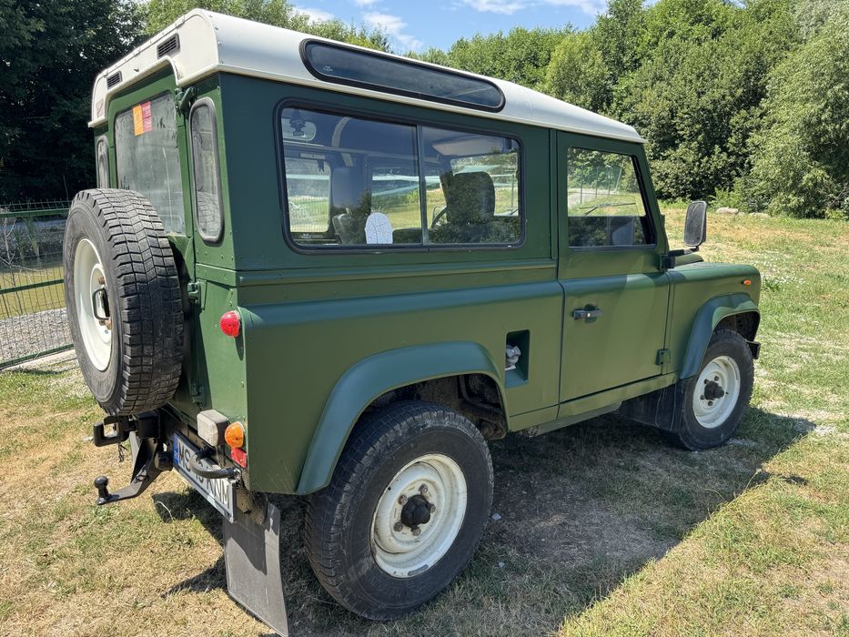 Land rover defender